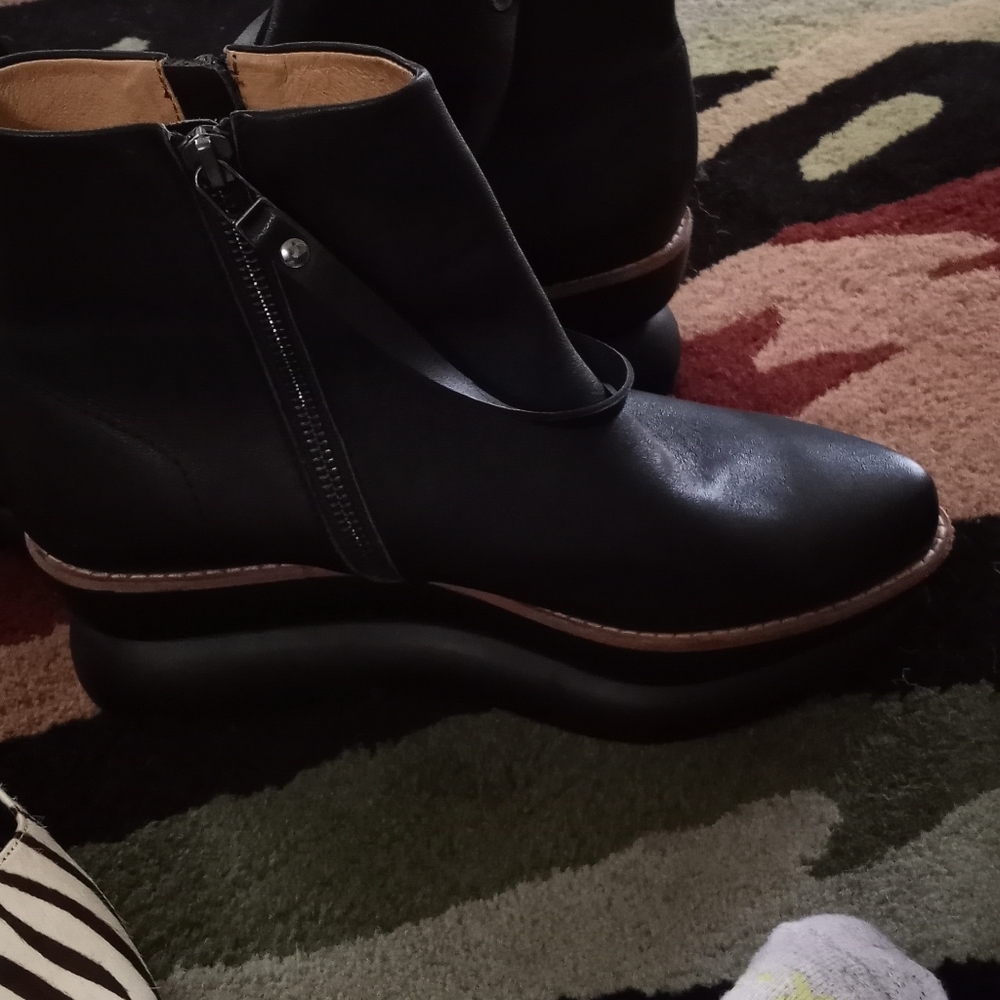 Gram boots